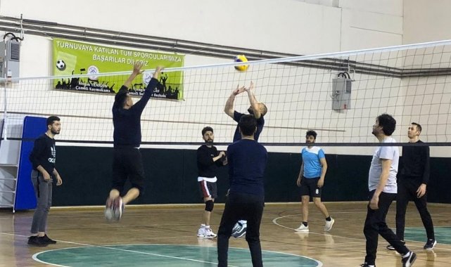 Çameli Belediyesi futboldan sonra voleybola da el attı