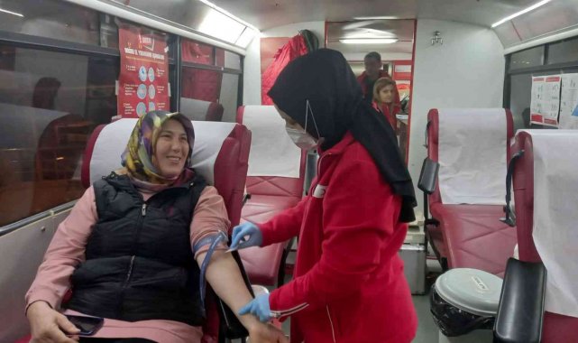 Camii cemaati Teravih sonrası kan verdi