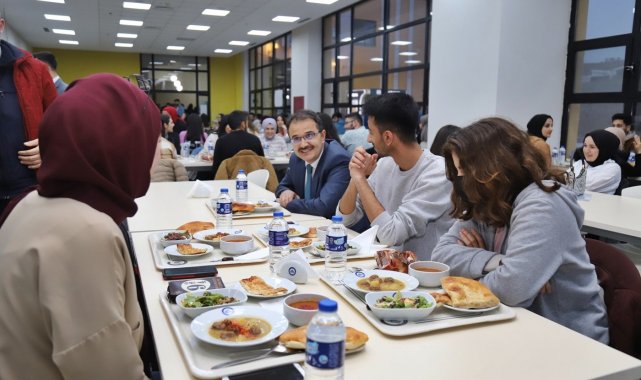 Çankırı protokolü iftarını üniversite öğrencileriyle açtı