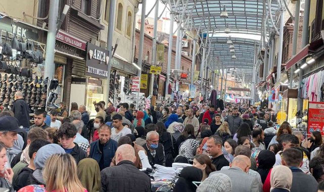 Çarşı pazarda bayram bereketi yaşanıyor