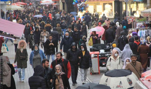 Çarşı pazarda bayram hareketliliği