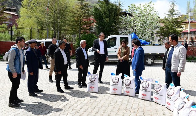 Çatak&#039;ta çiftçilere yüzde 75 hibeli tohum dağıtımı
