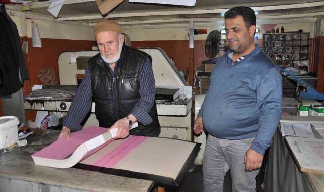 Cilt ustası Kur'an-ı Kerim'leri ücretsiz yeniliyor