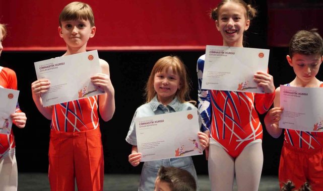 Cimnastik kursu öğrencileri yeteneklerini sergiledi, sertifikalarını aldı