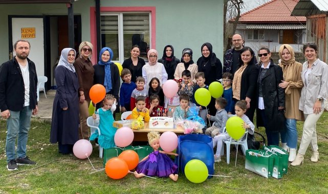Çocuk kulübü çocukların gönlüne dokunuyor