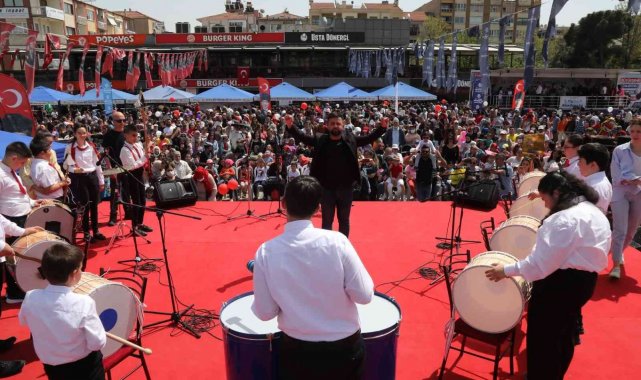 Çocuklar, Aydın Büyükşehir Belediyesi'yle 23 Nisan'ı coşkuyla kutladı