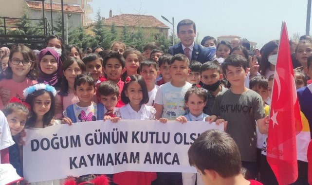 Çocuklardan kaymakama doğum günü sürprizi