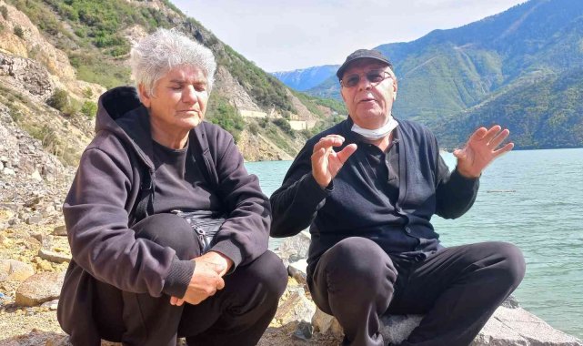 Çoruh nehrinde 11 yıl önce kaybolan oğullarının yasını tutuyorlar