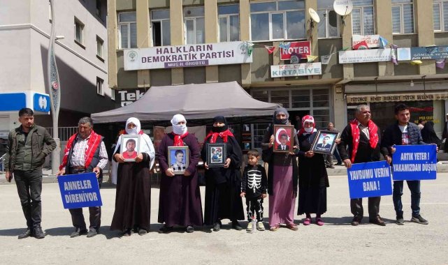 Dayısı için evlat nöbetine katılan Barış Dost: &quot;PKK 13-14 yaşındaki çocukları öldürttü&quot;