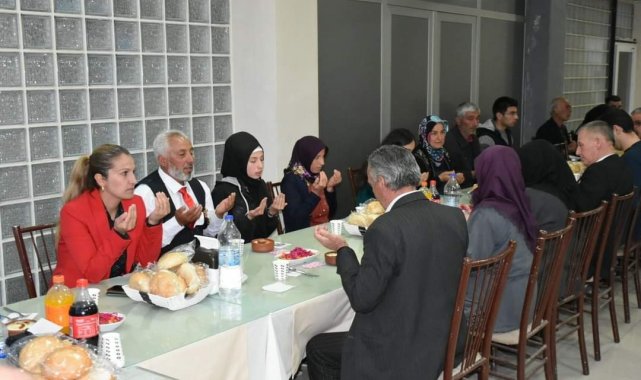 Dazkırı&#039;da şehit aileleri ve gazilere iftar verildi