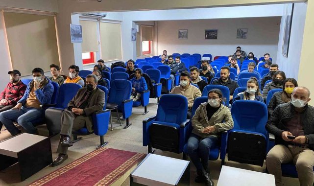 Denizcilik Fakültesi'nde tersanecilik ve gemi inşa sektörü anlatıldı