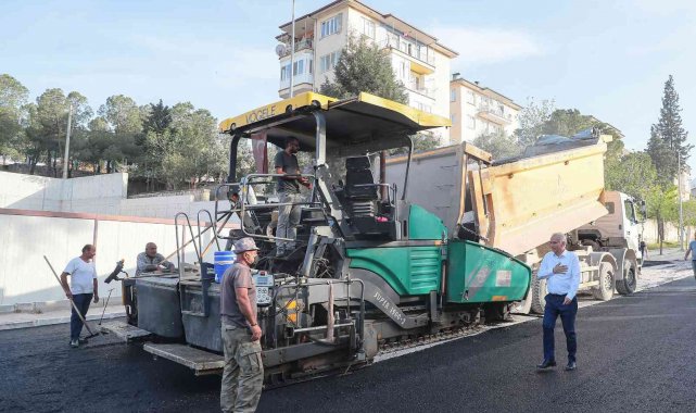 Denizli'de caddeler yenilenmeye devam ediyor