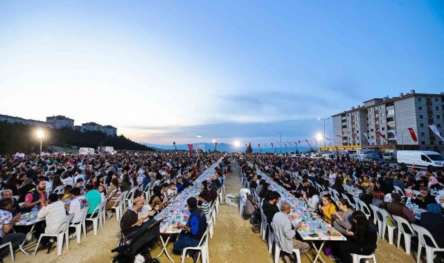 Denizli'de iftar sofrası TOKİ evlerinde kuruldu