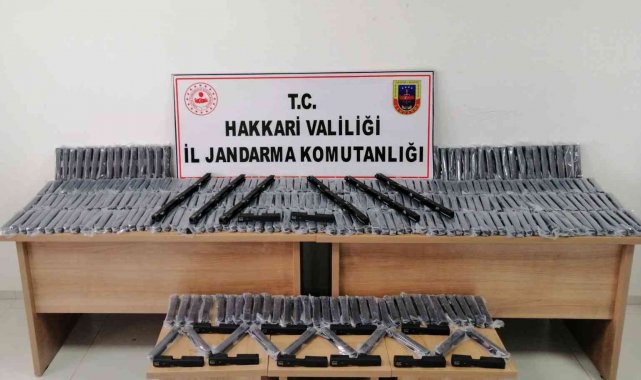 Derecik'te 400 adet tabanca üst kapağı ele geçirildi