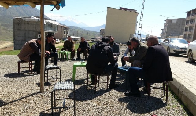 Derecikli vatandaşlar güneşli havanın keyfini çıkarttı