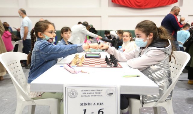 Derince'de satranç turnuvası başladı