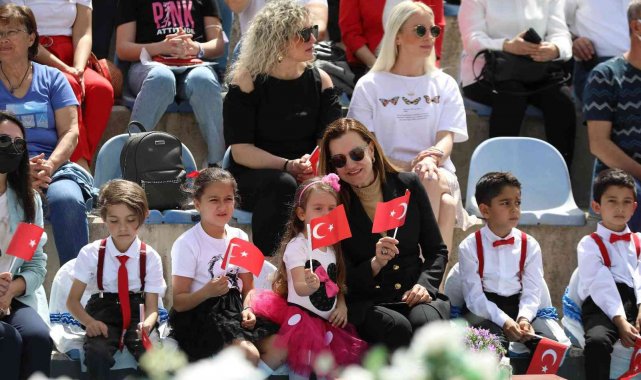 DEÜ'de 23 Nisan büyük coşkuyla kutlandı