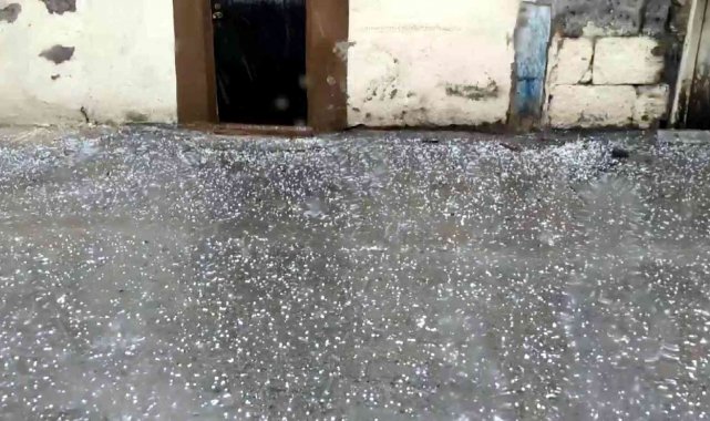 Develi'de dolu ve yağmur etkili oldu