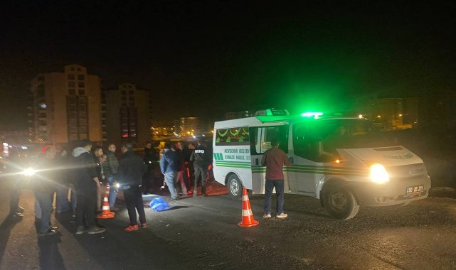 Devrilen traktörün sürücüsü hayatını kaybetti