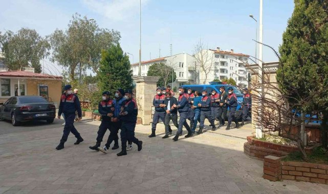 Didim'de Jandarmadan göçmen kaçakçılara operasyon: 3 tutuklama