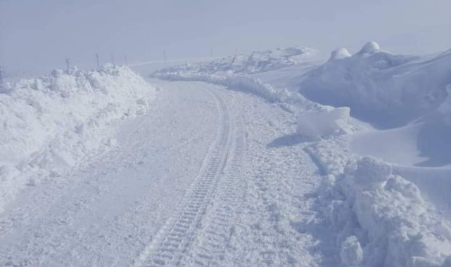Diyadin&#039;de karla mücadele çalışması devam ediyor
