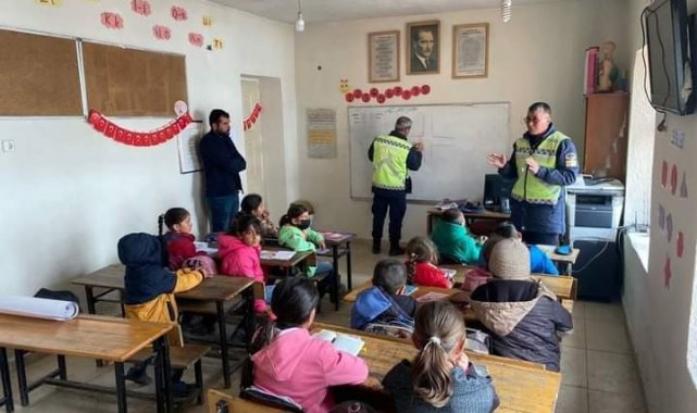 Diyadin'de öğrencilere trafik eğitimi verildi