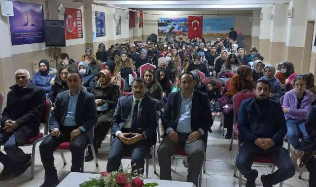 Doç. Dr. Teyfur, Eleşkirt&#039;te öğretmenlere seminer verdi