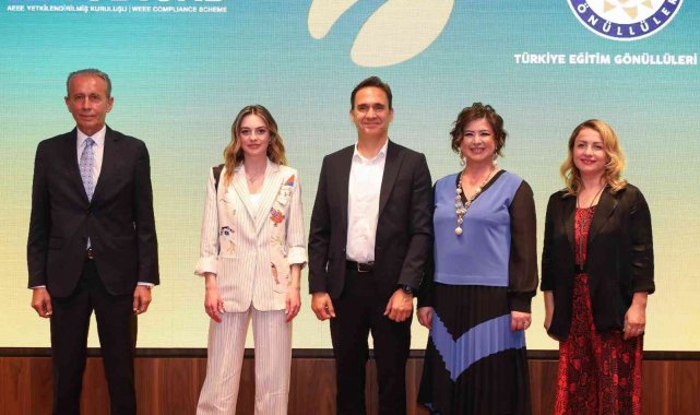 Doğayı ve sürdürülebilirliği konu edinen &#039;Karınca Bacak ile Dev Yaprak&#039; dijital platformlarda