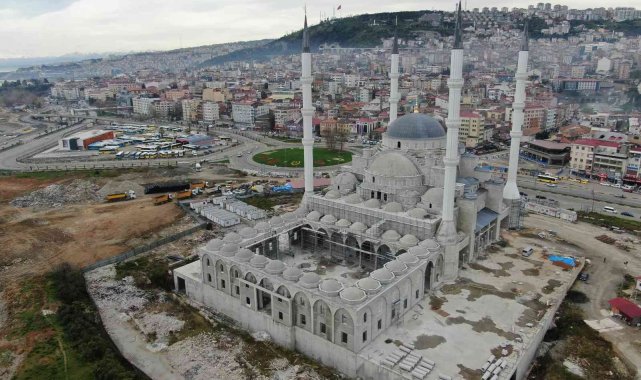 Doğu Karadeniz&#039;in en büyük cami ve külliyesinin yapımında sona yaklaşılıyor