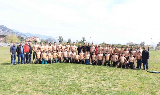 Döşemealtı'nın pehlivanları sezonun İlk antrenmanlarını yaptı