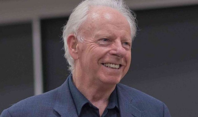 Dr. Tony Bates ile koronavirüs sonrası açık üniversitelerin rolü ve geleceği konuşuldu