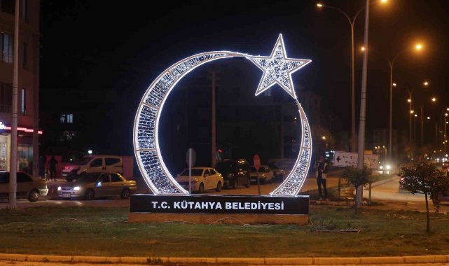 Dumlupınar Mahallesi'ne ay yıldız figürü