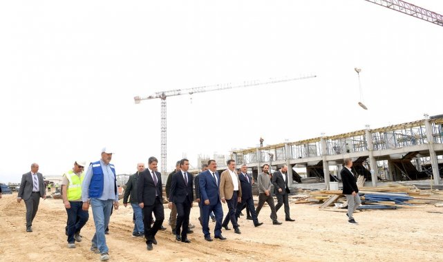 Dünya Kayısı Ticaret Merkezi inşaatı yükseliyor