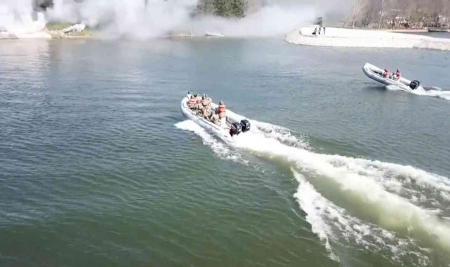 Durgun sulardan geçiş tatbikatı gerçeğini aratmadı