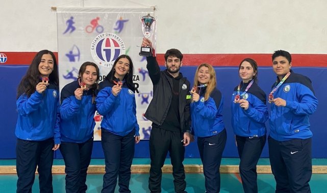 Düzce Üniversitesi Kadın Hokey Takımı 3. oldu