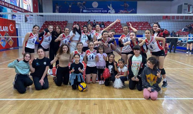 Düzce Voleybol takımı yükselme maçlarına kaldı