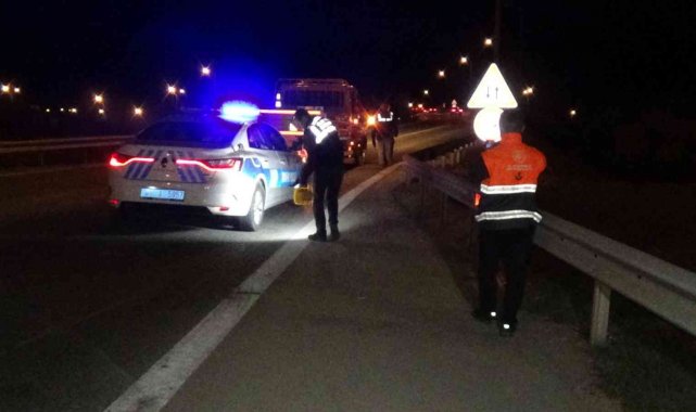 Düzce'de acı kaza: Oğlunun kullandığı tırın altında kalarak can verdi