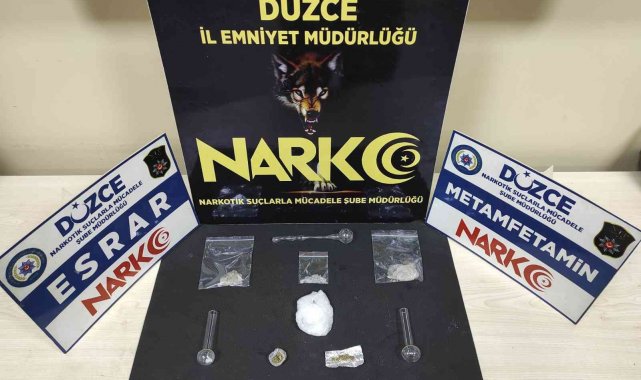 Düzce&#039;ye uyuşturucu getirirken yakalandılar