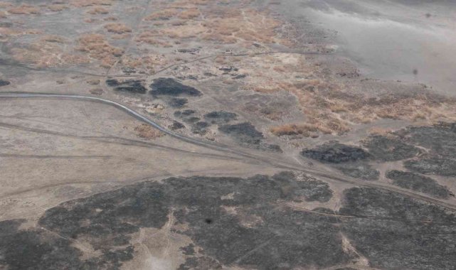 Eber Gölü&#039;nde yaşanan kuraklık hiç bu kadar bariz görünmemişti