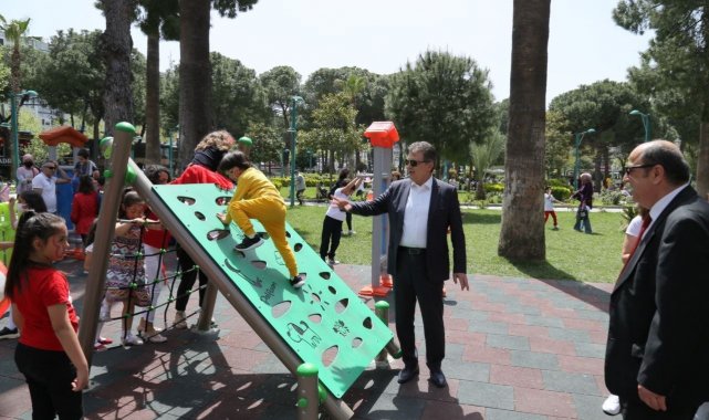 Edremit Belediyesi'nden 23 Nisan Şenliği