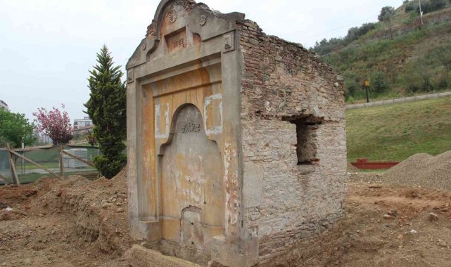 Efeler Belediyesi tarihi çeşmeyi bakıma aldı