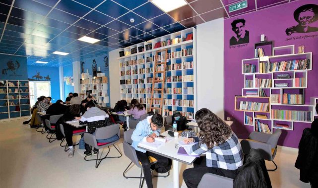 Efeler'de yeni kitap kafe ve hanımevi açılacak