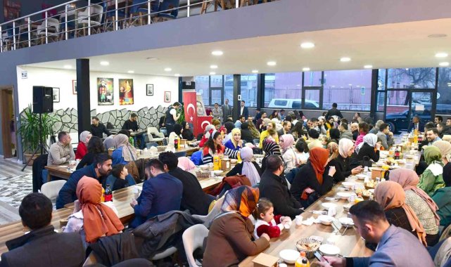 Eğitim-Bir-Sen'den kaynaşma yemeği