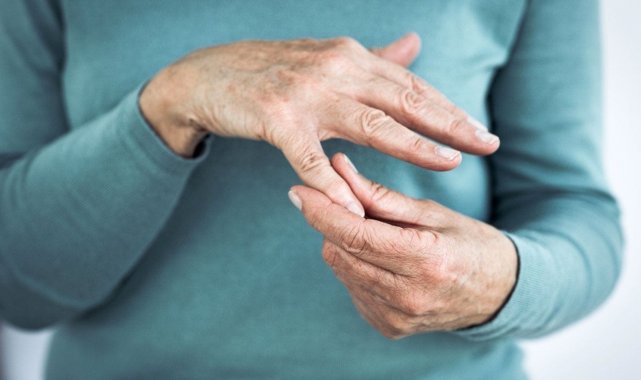 Eklem kireçlenmesi ömür boyu takip gerektiriyor