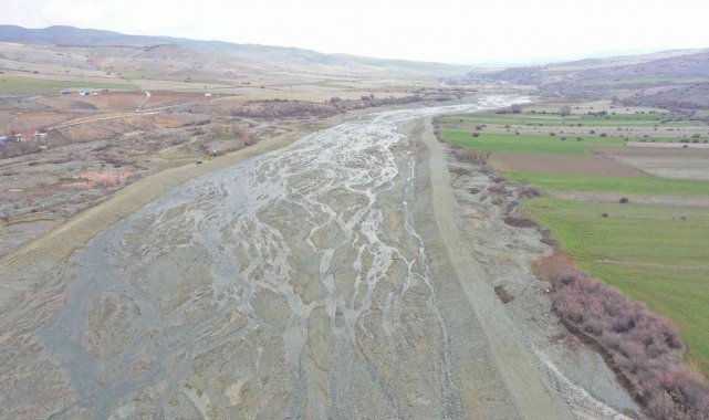 Elazığ dere ıslah çalışmaları sürüyor
