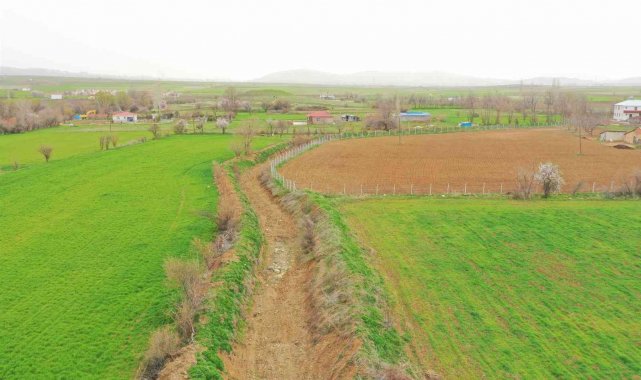 Elazığ'da dere ıslah çalışmaları sürüyor