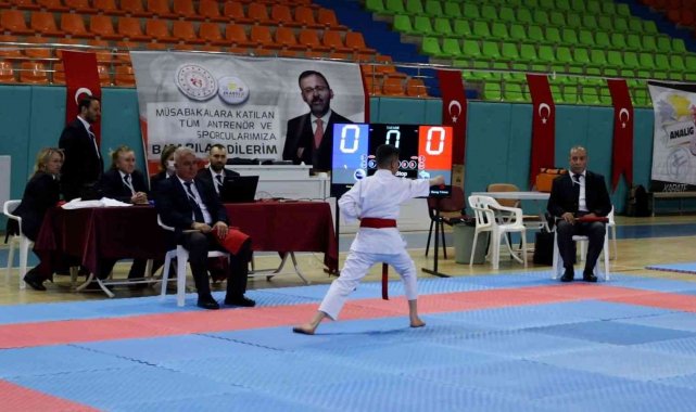 Elazığ'da karate grup müsabakaları başladı