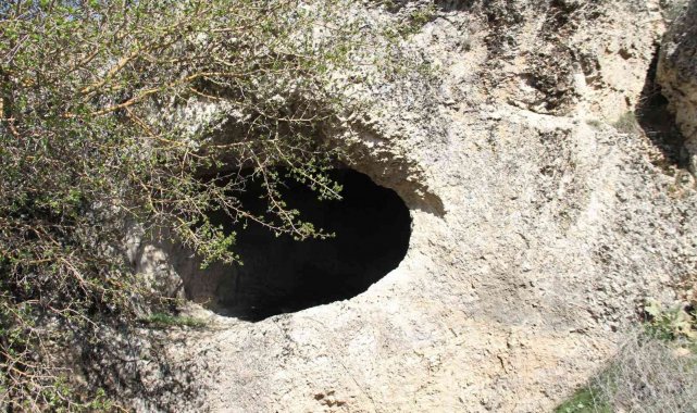 Elazığ&#039;da Urartular döneminden kalma kaya mezarlarının turizme kazandırılması bekleniyor