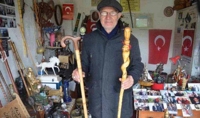 Emekli olduktan sonra antikaya merak saldı, garajını müzeye çevirdi