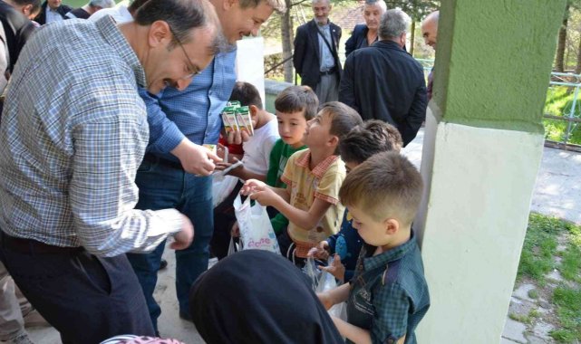 Emet'te çocuklara bayram hediyesi geleneği